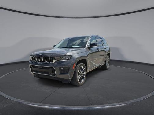 Baltic Gray Metallic Clearcoat 2022 Jeep Grand Cherokee Overland