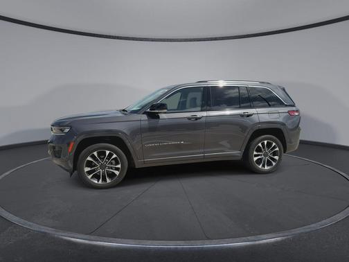 Baltic Gray Metallic Clearcoat 2022 Jeep Grand Cherokee Overland