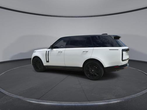 Fuji White 2023 Land Rover Range Rover P400 SE