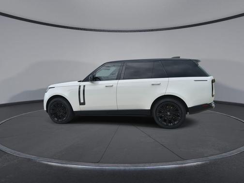 Fuji White 2023 Land Rover Range Rover P400 SE