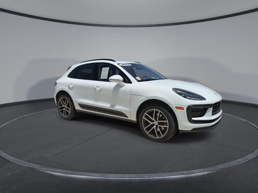 2023 Porsche Macan T