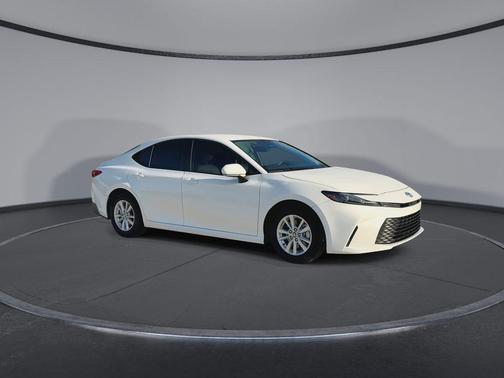 Ice Cap 2025 Toyota Camry LE