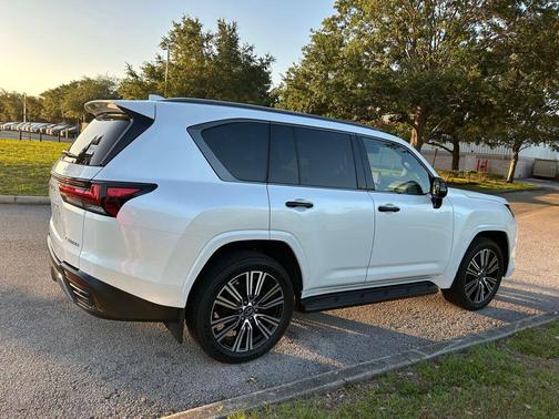 Eminent White Pearl 2025 Lexus LX 600 Luxury