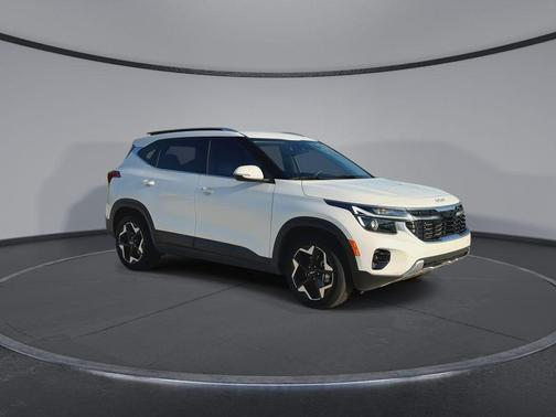 Snow White Pearl 2024 Kia Seltos EX