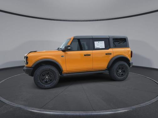 CYBER ORANGE MET TRI-COAT 2022 Ford Bronco Wildtrak
