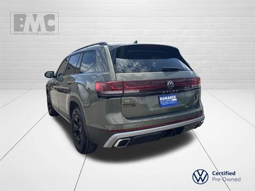 Avocado Green 2024 Volkswagen Atlas 2.0T Peak Edition SE w/Technology