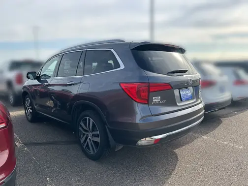 Gray 2016 Honda Pilot Touring