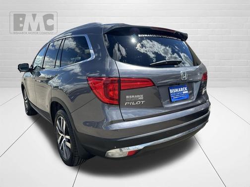 Modern Steel Metallic 2016 Honda Pilot Touring