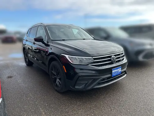 Black 2022 Volkswagen Tiguan 2.0T SE