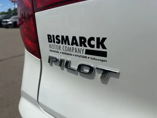 White 2018 Honda Pilot Touring
