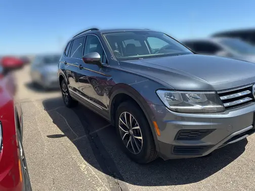 Gray 2020 Volkswagen Tiguan 2.0T SE