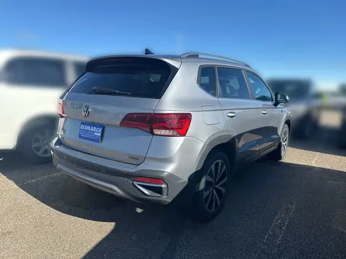 Silver 2022 Volkswagen Taos 1.5T SE