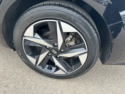 Black 2023 Hyundai ELANTRA SEL