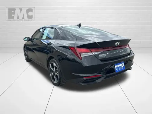 Black 2023 Hyundai ELANTRA SEL