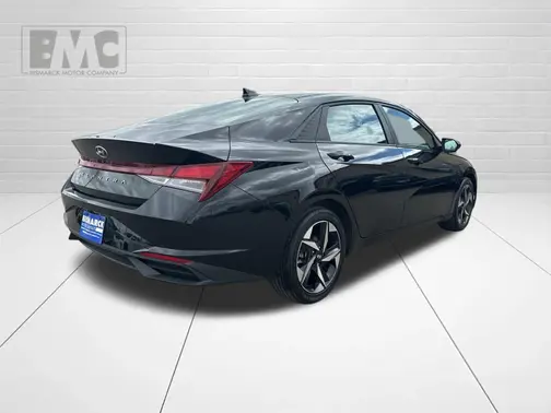 Black 2023 Hyundai ELANTRA SEL