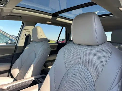 White 2024 Toyota Grand Highlander Limited