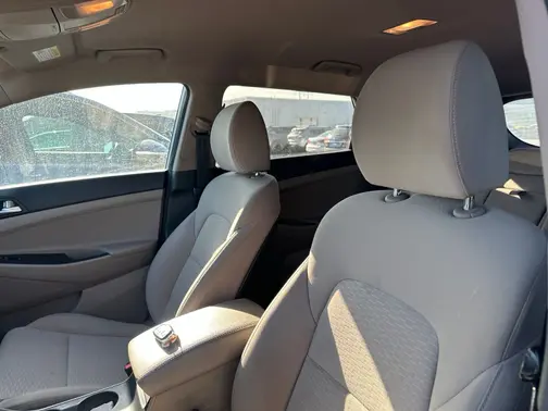 White 2019 Hyundai TUCSON SEL