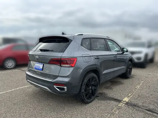 Platinum Gray Metallic 2023 Volkswagen Taos 1.5T SE