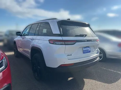 Bright White Clearcoat 2025 Jeep Grand Cherokee Limited