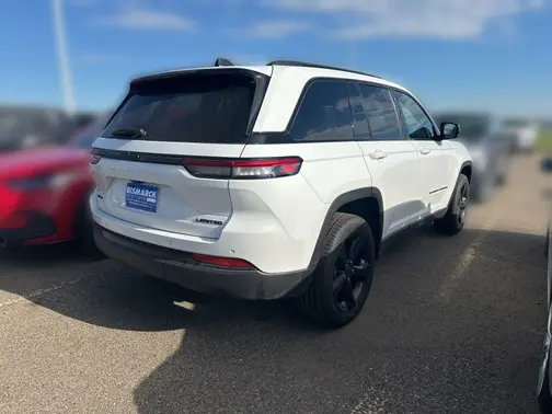 Bright White Clearcoat 2025 Jeep Grand Cherokee Limited