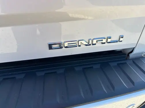 White 2015 GMC Sierra 1500 Denali