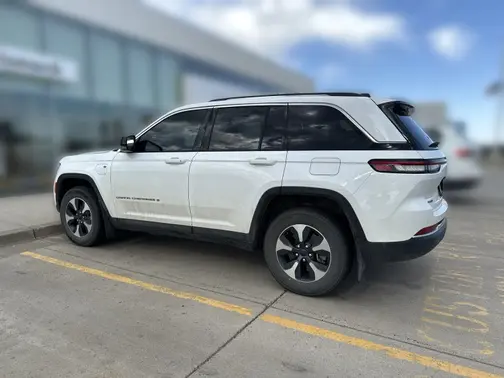 White 2022 Jeep Grand Cherokee 4xe 4xe