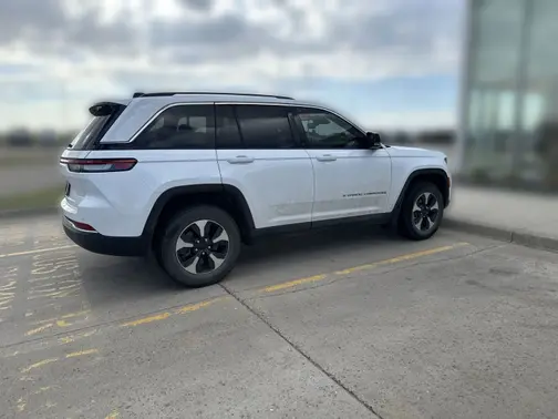 White 2022 Jeep Grand Cherokee 4xe 4xe