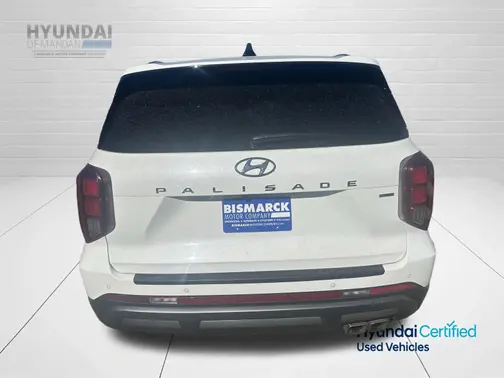 White 2023 Hyundai PALISADE Limited