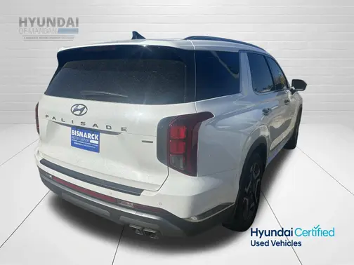 White 2023 Hyundai PALISADE Limited