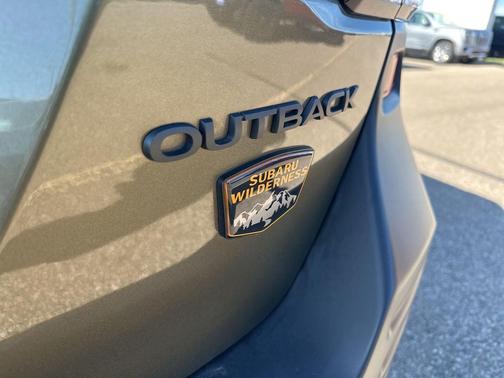 Autumn Green Metallic 2025 Subaru Outback Wilderness