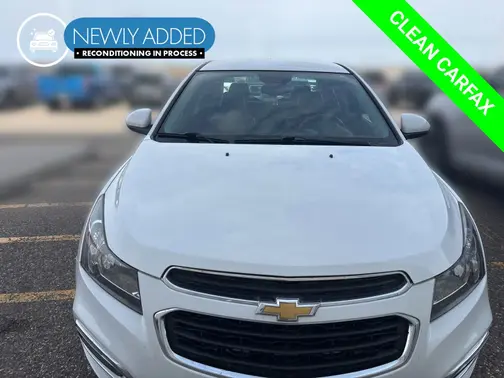 White 2015 Chevrolet Cruze 2LT