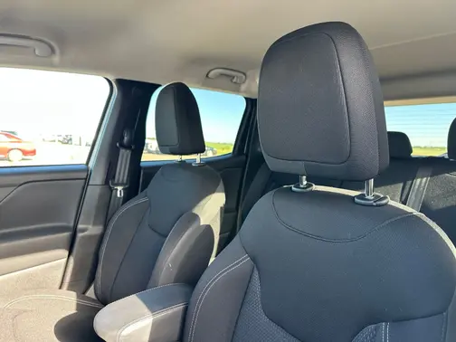 White 2023 Jeep Renegade Latitude