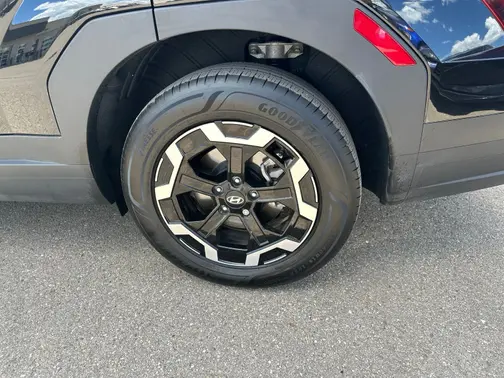 Black 2025 Hyundai SANTA FE SE