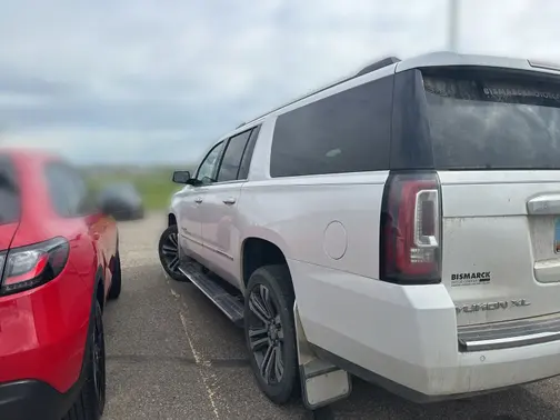 White 2019 GMC Yukon XL Denali