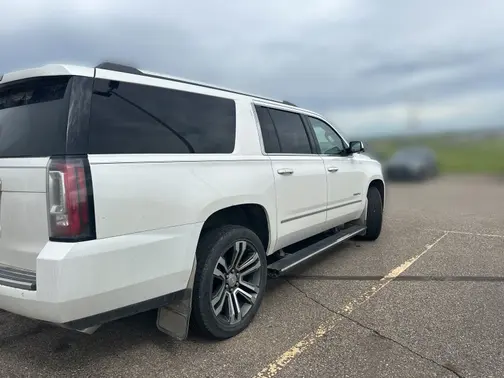 White 2019 GMC Yukon XL Denali