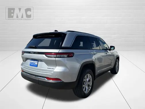 Silver 2023 Jeep Grand Cherokee Limited
