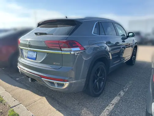 Gray 2022 Volkswagen Atlas Cross Sport 3.6L V6 SEL R-Line