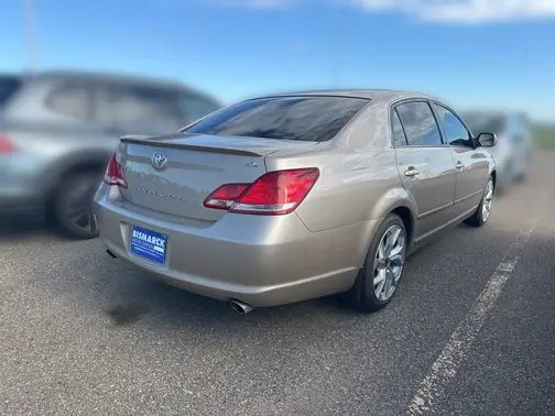 Beige 2006 Toyota Avalon XL