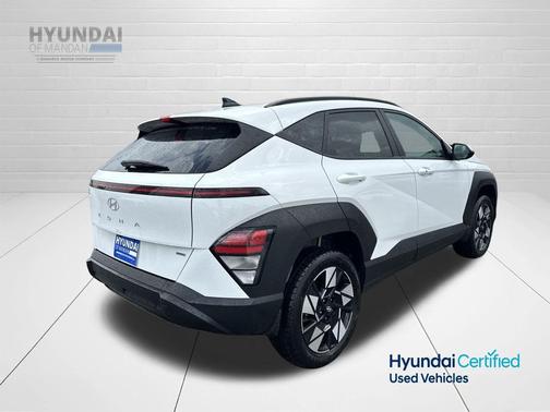 Atlas White 2025 Hyundai KONA SEL