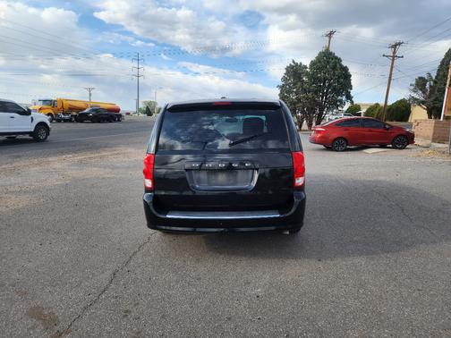 Black 2015 Dodge Grand Caravan AVP/SE