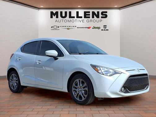 2020 Toyota Yaris Sedan LE