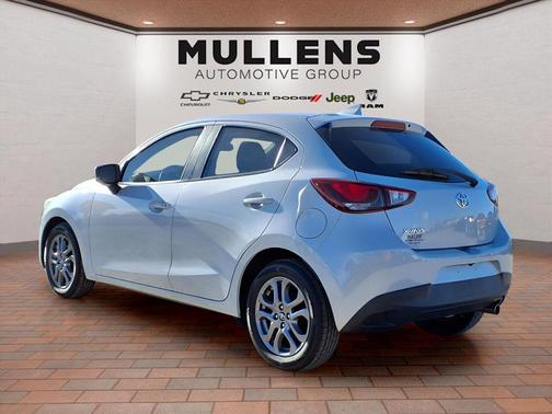 2020 Toyota Yaris Sedan LE