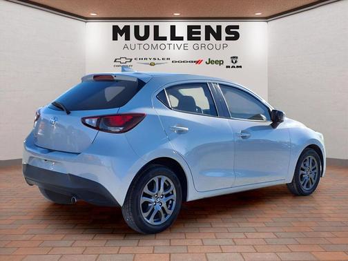 2020 Toyota Yaris Sedan LE