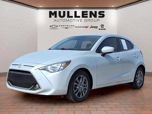2020 Toyota Yaris Sedan LE