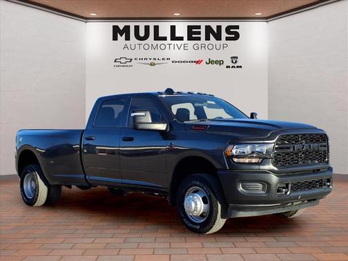 2024 RAM 3500 Tradesman Crew Cab 4x4 8' Box