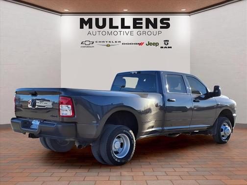 2024 RAM 3500 Tradesman Crew Cab 4x4 8' Box