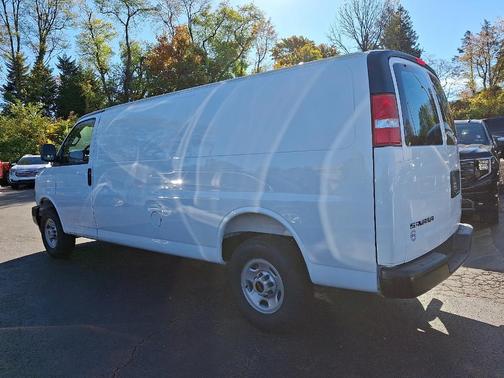 2025 GMC Savana 2500 Work Van