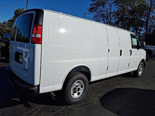 2025 GMC Savana 2500 Work Van