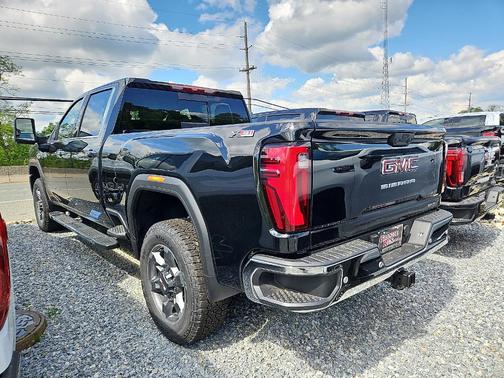 Onyx Black 2026 GMC Sierra 2500 SLT