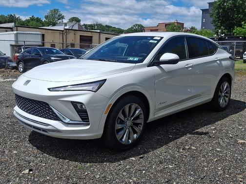White Frost Tri-Coat 2026 Buick Envista Avenir